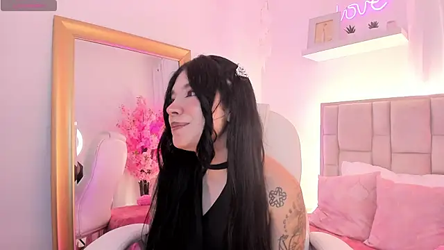Isis waifu  online show from May 28, 5:05 am