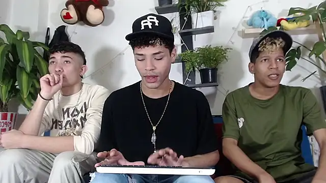 STRANGER BOYS online show from May 30, 10:27 pm