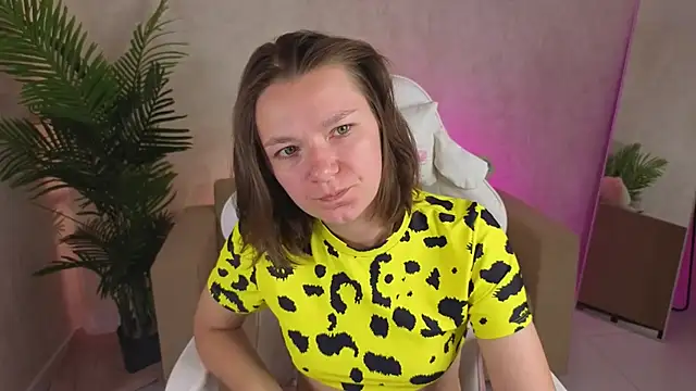 kira hatti online show from July 11, 1:38 am