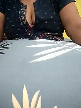 tamil malluaunty online show from July 4, 11:28 am