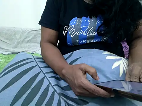tamil malluaunty online show from July 31, 7:04 pm