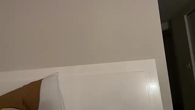 allyanalangell online show from July 18, 1:53 am
