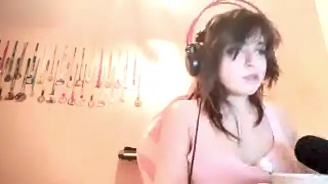 bunnyhoneylovehands online show from June 12, 9:56 pm