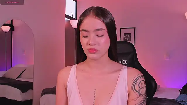 LizzyColins online show from June 24, 7:35 pm