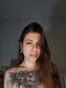 Eileenmurrr online show from June 19, 4:39 am