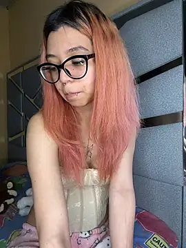 Nana-Komatsu online show from July 7, 5:10 am