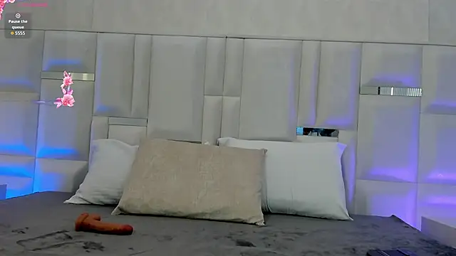 kyle lovee online show from July 17, 3:44 am