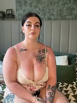 Maddison Leighxo online show from July 9, 7:05 pm