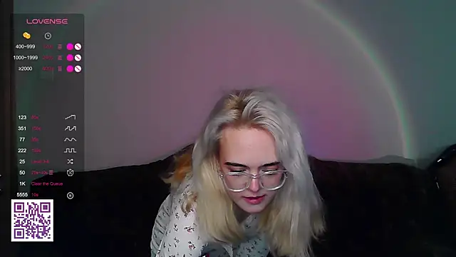 Oxcy Secret online show from June 18, 6:15 am