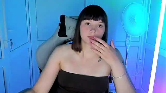 Vanilla Vixen online show from June 26, 5:47 pm