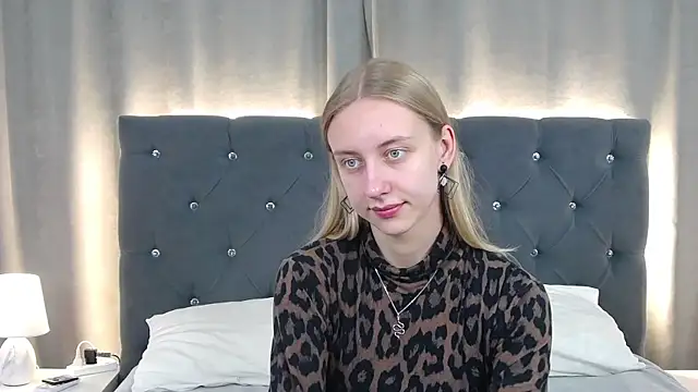 LirienVexx online show from June 26, 5:20 am
