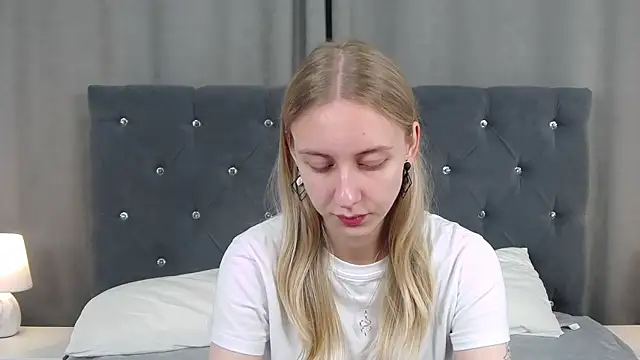 LirienVexx online show from June 25, 5:12 am