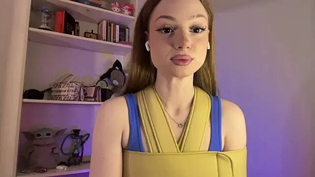 itskylieee online show from June 19, 12:30 pm