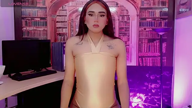 Kimberly Lopez online show from June 18, 3:41 am