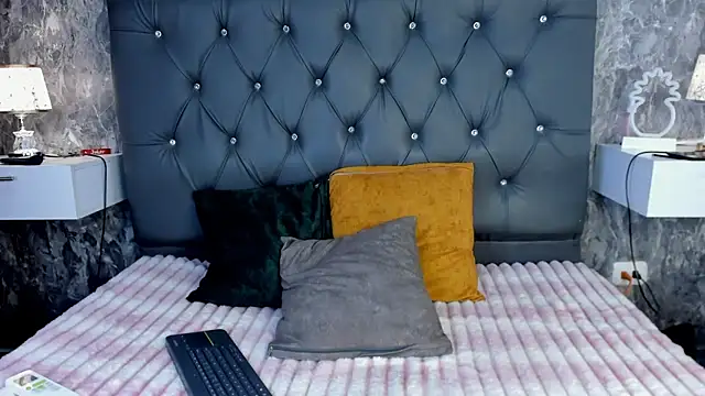 celeste bluee online show from July 9, 8:33 pm