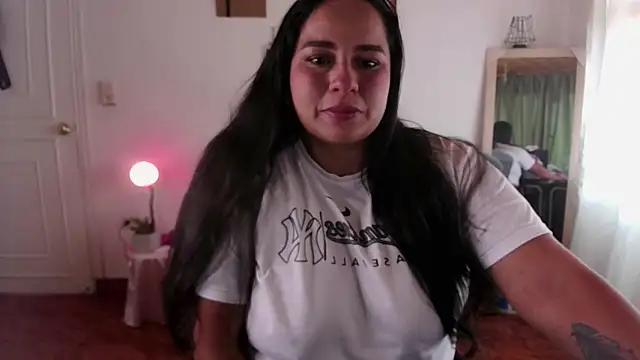 ladycurvy27 online show from June 16, 5:47 pm