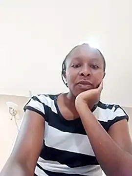 lisajuicyy online show from June 6, 1:17 pm