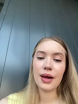 Melanie  murr online show from June 7, 12:45 pm