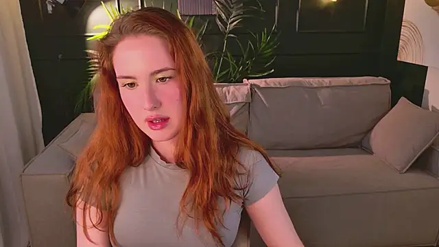 ChloeAster online show from June 20, 9:35 am