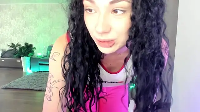 elisskriter online show from June 12, 12:24 pm