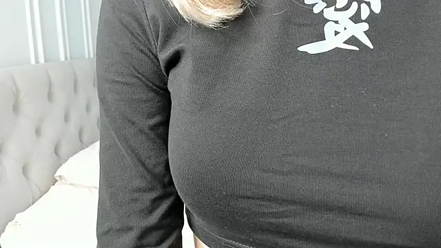 Janet Johnson online show from June 12, 10:01 am
