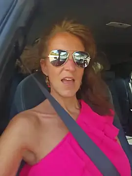 Giulia2903 online show from June 13, 1:08 pm