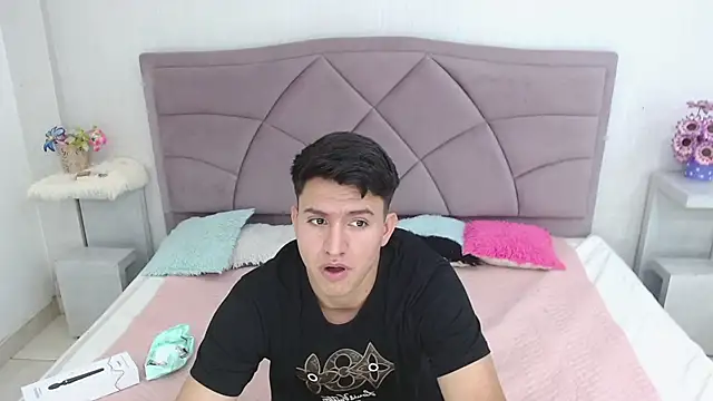 naho alejo online show from July 11, 4:56 am