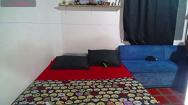 karyblushhh online show from July 17, 7:35 am