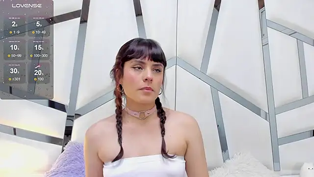 EmilyColns online show from July 17, 10:02 pm