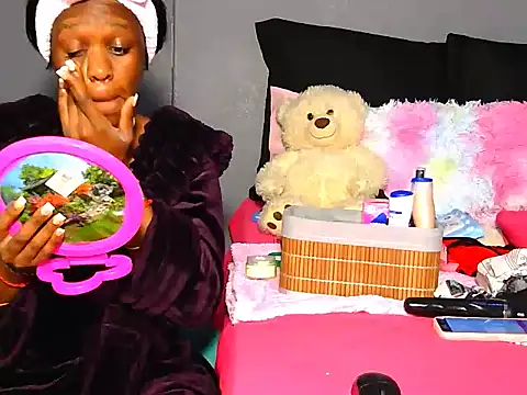 Bosslady 777 online show from June 14, 8:20 pm