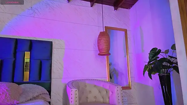 Emilia monroe online show from July 31, 9:05 pm