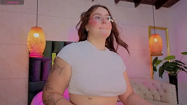 Emilia monroe online show from June 20, 8:45 pm