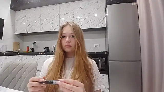 KarinaBestie online show from June 14, 3:12 pm