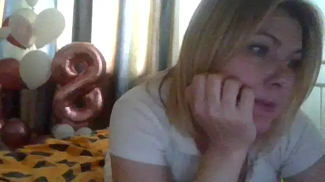 ElenaLove888 online show from June 16, 7:31 am