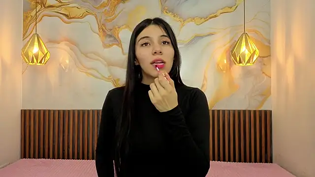 MadissonLewis1 online show from August 5, 5:52 pm