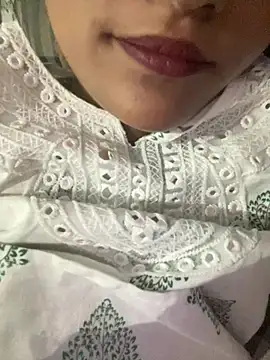 5336Preetkaur873 online show from June 18, 9:14 am