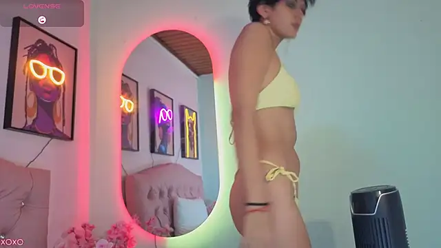 Sophie Mcgreen online show from June 17, 7:37 pm