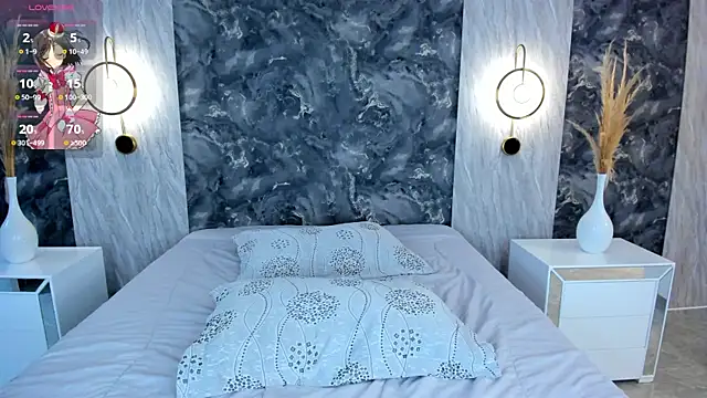 ZoeHall  online show from August 5, 10:49 pm