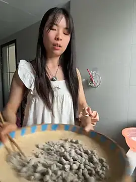xiaojiao520 online show from August 2, 5:21 am