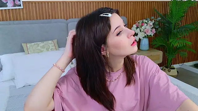 SelenaAlmond online show from June 25, 5:23 am