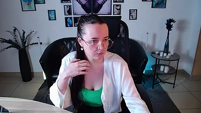TiffanysGlow online show from July 11, 4:51 pm