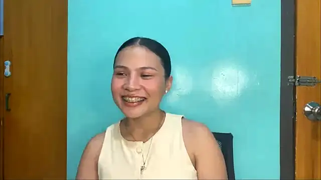 ValenciaDesire online show from June 20, 1:25 pm