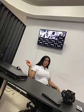 Julieta Vegaax online show from June 19, 3:11 am