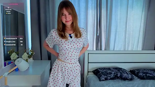 SunnySikarskie online show from July 12, 4:46 am