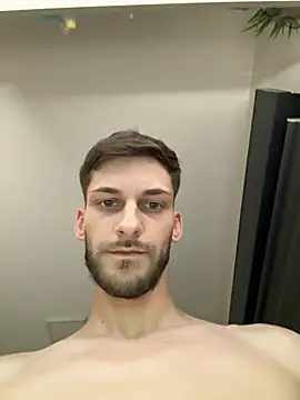 skinnytwink2008 online show from June 25, 9:27 pm