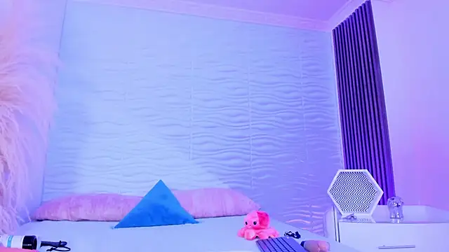 AylinLove  online show from July 5, 11:27 am