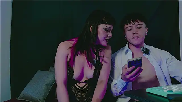Velvet Chains online show from July 8, 3:42 am
