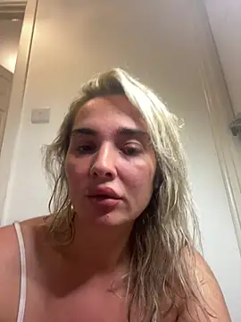 MarnieMilfxox online show from July 9, 9:50 pm