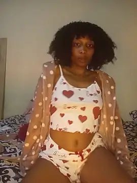 ExtraDolly online show from July 6, 4:53 pm
