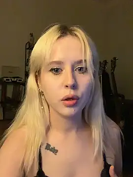 viviennedoll online show from July 9, 9:39 pm